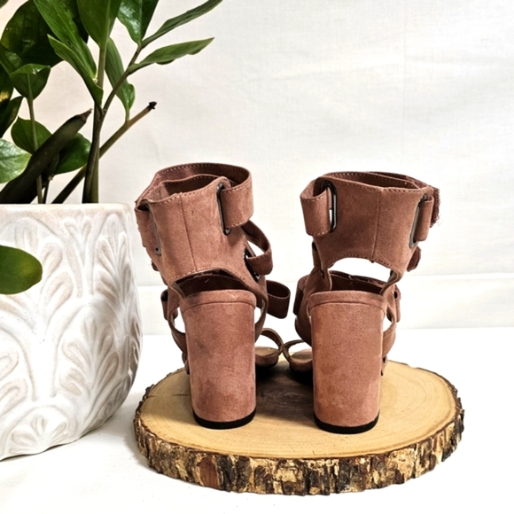 Qupid Pink Mauve Rose Suede Strappy Block Heel Sandals – Size 6.5 - Picture 3 of 4